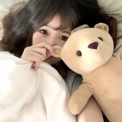 美丽的寡妇亲吻更好